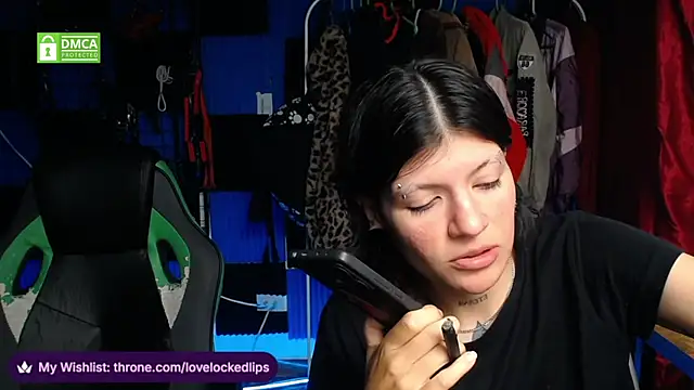 lovelockedlips online show from June 9, 2026, 7:47 pm
