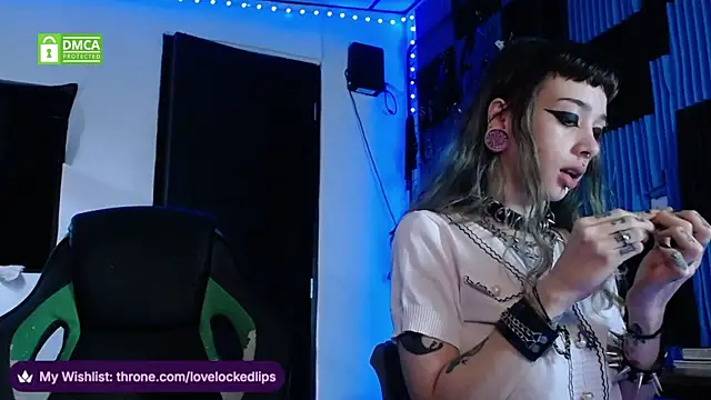 lovelockedlips online show from July 11, 2026, 3:04 pm