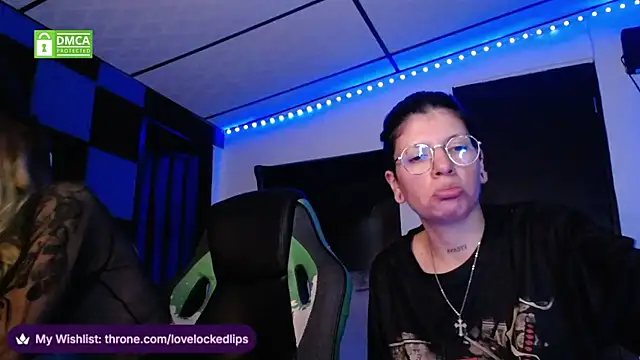 lovelockedlips online show from July 16, 2026, 1:11 am
