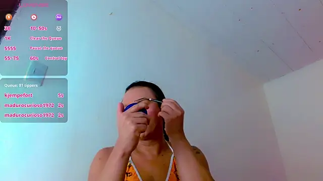 Dayana Dias online show from June 7, 2026, 11:36 am