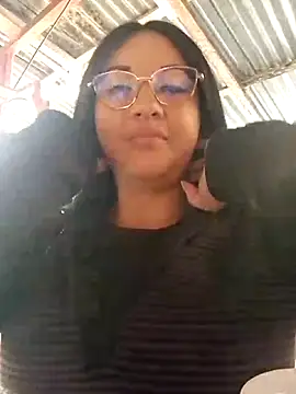 Snapshot of melisamoon_ chatting on February 22, 2026, 3:54 pm melisamoon online show from February 22, 2026, 3:54 pm