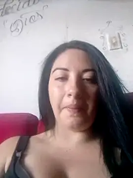 Snapshot of melisamoon_ chatting on April 4, 2026, 6:49 pm melisamoon online show from April 4, 2026, 6:49 pm