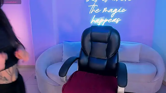 LarisaSmirnov online show from October 15, 2025, 4:34 am