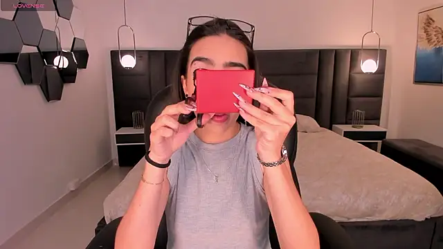 LarisaSmirnov online show from March 5, 2026, 4:41 am