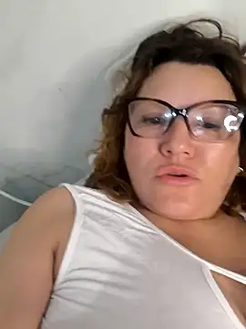 Snapshot of veludolunar chatting on October 12, 2025, 9:52 am veludolunar online show from October 12, 2025, 9:52 am