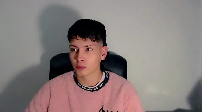 Snapshot of Jhojan_twink chatting on March 23, 2025, 5:10 am Jhojan twink online show from March 23, 2025, 5:10 am