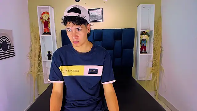 Snapshot of Jhojan_twink chatting on September 24, 2025, 11:35 am Jhojan twink online show from September 24, 2025, 11:35 am