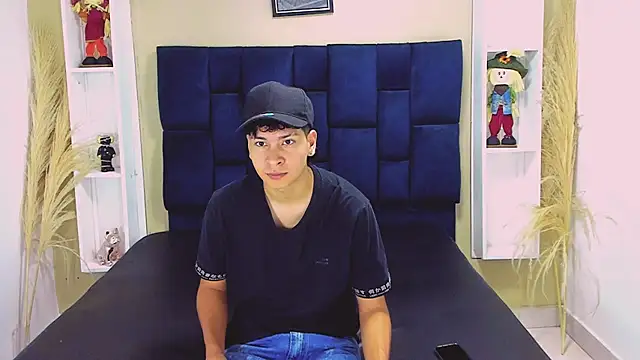 Snapshot of Jhojan_twink chatting on September 25, 2025, 11:36 am Jhojan twink online show from September 25, 2025, 11:36 am