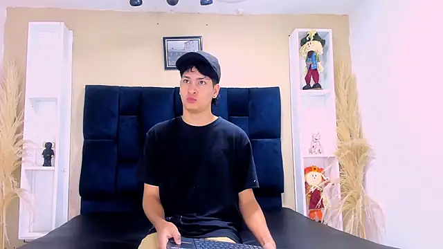 Snapshot of Jhojan_twink chatting on October 1, 2025, 12:00 pm Jhojan twink online show from October 1, 2025, 12:00 pm