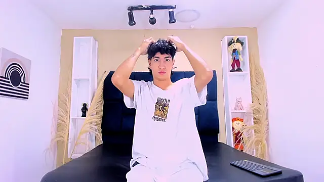 Snapshot of Jhojan_twink chatting on October 3, 2025, 12:13 pm Jhojan twink online show from October 3, 2025, 12:13 pm