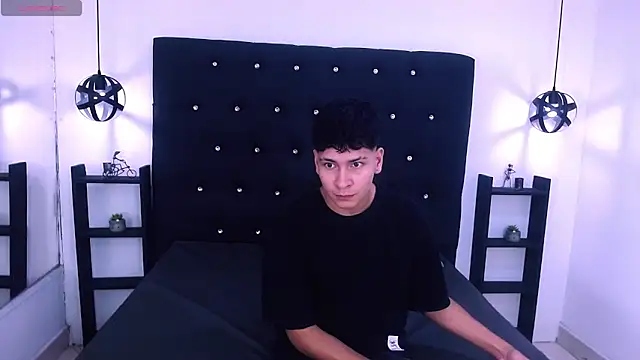 Snapshot of Jhojan_twink chatting on October 4, 2025, 6:39 pm Jhojan twink online show from October 4, 2025, 6:39 pm