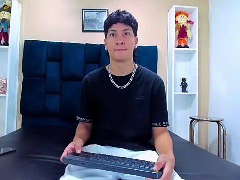 Snapshot of Jhojan_twink chatting on November 21, 2025, 12:59 pm Jhojan twink online show from November 21, 2025, 12:59 pm