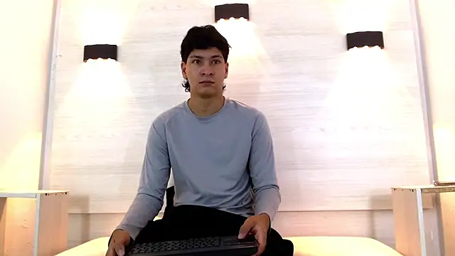 Snapshot of Jhojan_twink chatting on December 3, 2025, 2:04 pm Jhojan twink online show from December 3, 2025, 2:04 pm