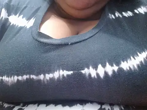 Lanegracalientexx online show from February 11, 2026, 11:37 am