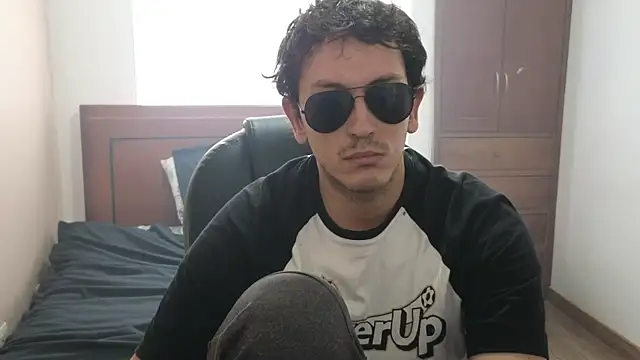 Snapshot of hardaftercum chatting on March 18, 2025, 1:31 pm hardaftercum online show from March 18, 2025, 1:31 pm