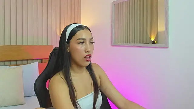 Snapshot of nina_blake chatting on October 23, 2025, 2:33 am nina blake online show from October 23, 2025, 2:33 am