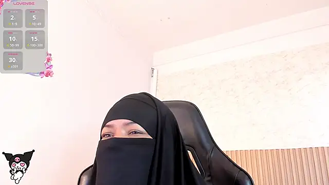Snapshot of Layla_arabelle chatting on June 2, 2026, 8:11 pm Layla arabelle online show from June 2, 2026, 8:11 pm