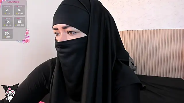 Snapshot of Layla_arabelle chatting on June 9, 2026, 7:58 pm Layla arabelle online show from June 9, 2026, 7:58 pm