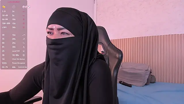 Snapshot of Layla_arabelle chatting on July 6, 2026, 8:22 pm Layla arabelle online show from July 6, 2026, 8:22 pm