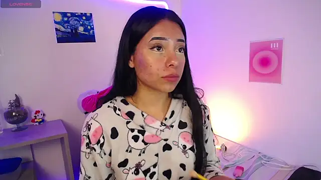 Snapshot of Emilybutterfly1 chatting on September 27, 2025, 8:52 am Emilybutterfly1 online show from September 27, 2025, 8:52 am