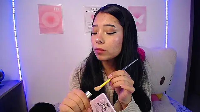 Snapshot of Emilybutterfly1 chatting on December 3, 2025, 3:25 am Emilybutterfly1 online show from December 3, 2025, 3:25 am