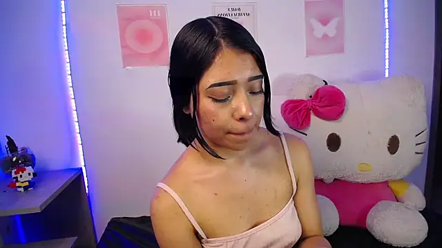 Snapshot of Emilybutterfly1 chatting on December 16, 2025, 11:54 pm Emilybutterfly1 online show from December 16, 2025, 11:54 pm