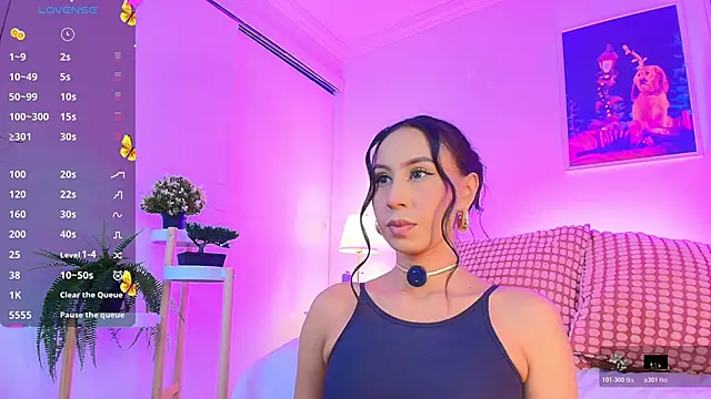 Valen ross  online show from January 7, 2026, 10:23 pm