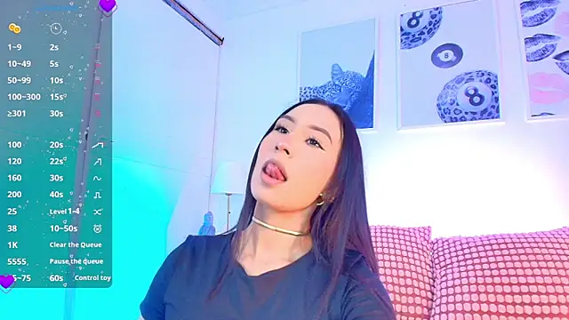 Valen ross  online show from April 22, 2026, 9:38 pm