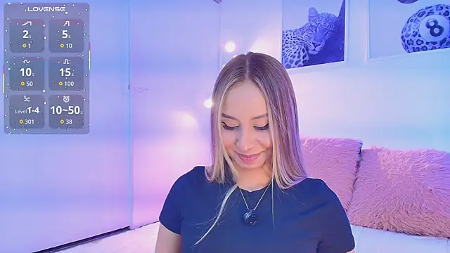 Valen ross  online show from July 25, 2026, 9:12 pm