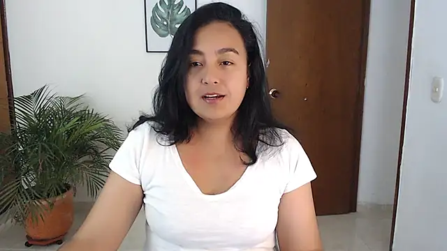 Snapshot of Themagicpotion chatting on June 16, 2026, 3:25 pm Themagicpotion online show from June 16, 2026, 3:25 pm