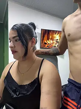 Snapshot of pareja_curiosa19 chatting on May 16, 2026, 10:08 pm pareja curiosa19 online show from May 16, 2026, 10:08 pm