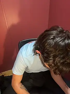 Snapshot of bwcizThrobbing chatting on November 5, 2025, 6:35 am bwcizThrobbing online show from November 5, 2025, 6:35 am