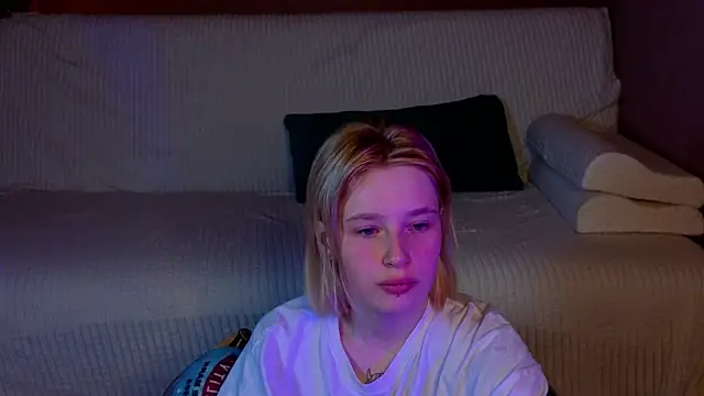 Snapshot of Tara_Lawson chatting on July 19, 2026, 4:27 am Tara Lawson online show from July 19, 2026, 4:27 am