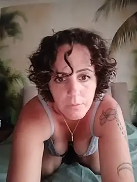 Snapshot of emiliemilf chatting on July 18, 2026, 7:28 pm emiliemilf online show from July 18, 2026, 7:28 pm