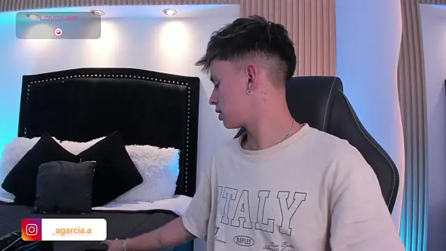 LiamWildx20 online show from June 12, 2026, 5:06 am