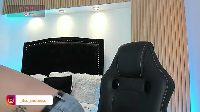 Snapshot of LiamWildx20 chatting on July 19, 2026, 4:38 am LiamWildx20 online show from July 19, 2026, 4:38 am