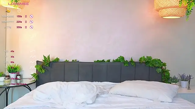 ConstanceHelms online show from October 4, 2025, 5:05 am