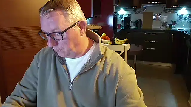 JamesBauer online show from February 1, 2026, 4:33 am