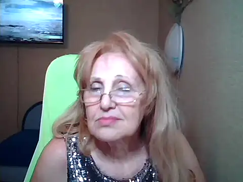 Snapshot of Margo_Sweety chatting on March 16, 2025, 8:21 pm Margo Sweety online show from March 16, 2025, 8:21 pm