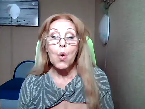 Snapshot of Margo_Sweety chatting on March 17, 2025, 7:46 am Margo Sweety online show from March 17, 2025, 7:46 am