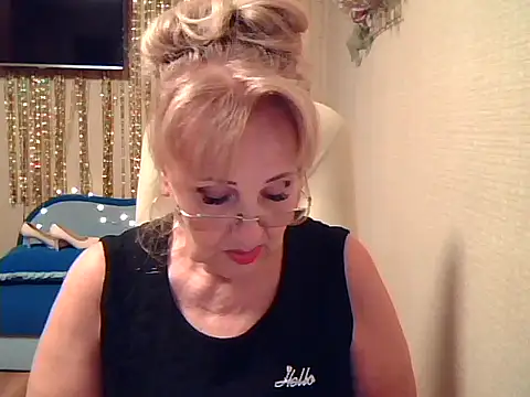 Snapshot of Margo_Sweety chatting on November 28, 2025, 6:21 pm Margo Sweety online show from November 28, 2025, 6:21 pm