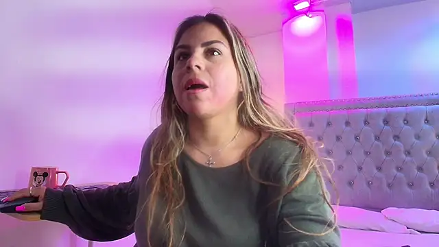 Lia adamsss online show from April 23, 2026, 4:35 am