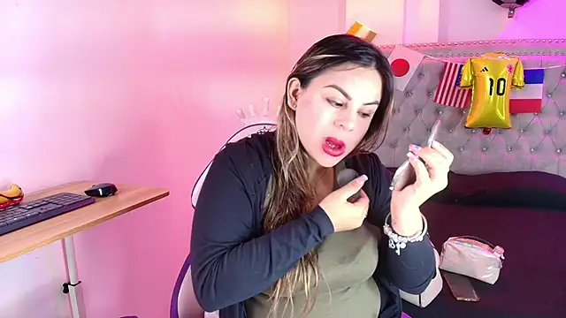 Lia adamsss online show from June 19, 2026, 3:55 am