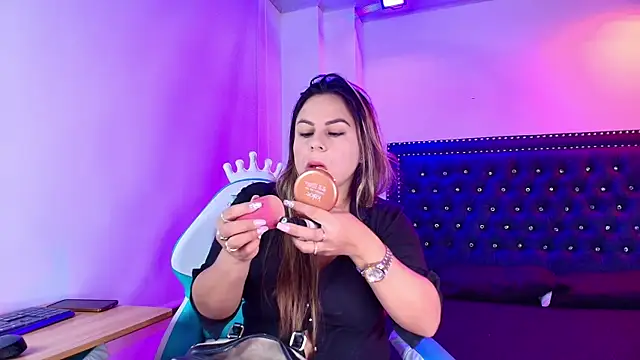 Lia adamsss online show from July 29, 2026, 3:37 am