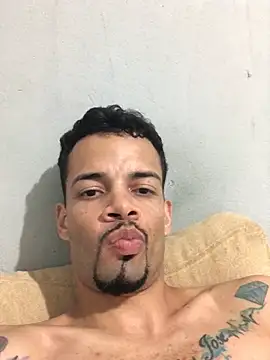 HenriquePhn online show from July 25, 2026, 3:04 am