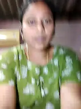 Snapshot of JENNIFERtamil chatting on November 15, 2025, 7:38 am JENNIFERtamil online show from November 15, 2025, 7:38 am