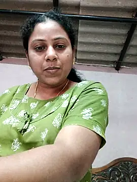 Snapshot of JENNIFERtamil chatting on November 20, 2025, 7:19 am JENNIFERtamil online show from November 20, 2025, 7:19 am