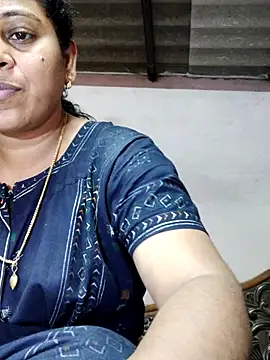 Snapshot of JENNIFERtamil chatting on December 5, 2025, 7:39 am JENNIFERtamil online show from December 5, 2025, 7:39 am