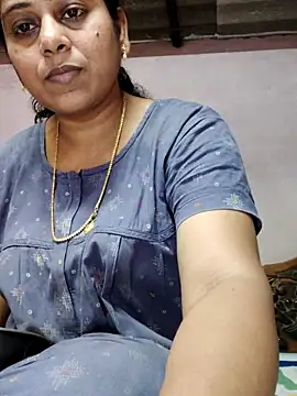 Snapshot of JENNIFERtamil chatting on December 17, 2025, 7:58 am JENNIFERtamil online show from December 17, 2025, 7:58 am