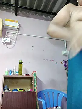 Snapshot of JENNIFERtamil chatting on December 18, 2025, 7:47 am JENNIFERtamil online show from December 18, 2025, 7:47 am